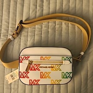 Micheal Kors jets set purse